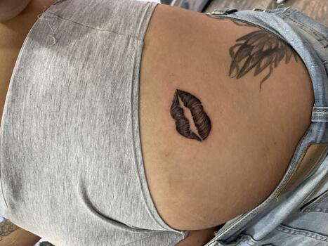 Blackinkuth Kiss tattoo 